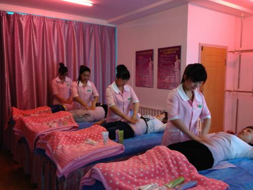 員(yuán)工(gōng)工(gōng)作(zuò)